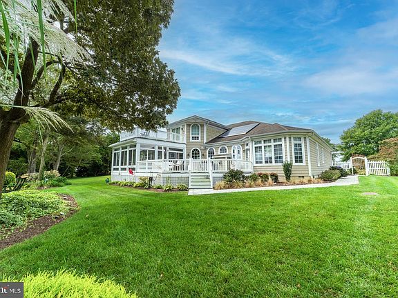 5th image of 123 Riverview Dr
