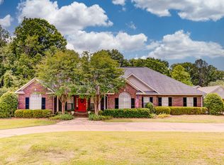 107 Annandale Dr, Vicksburg, MS 39183