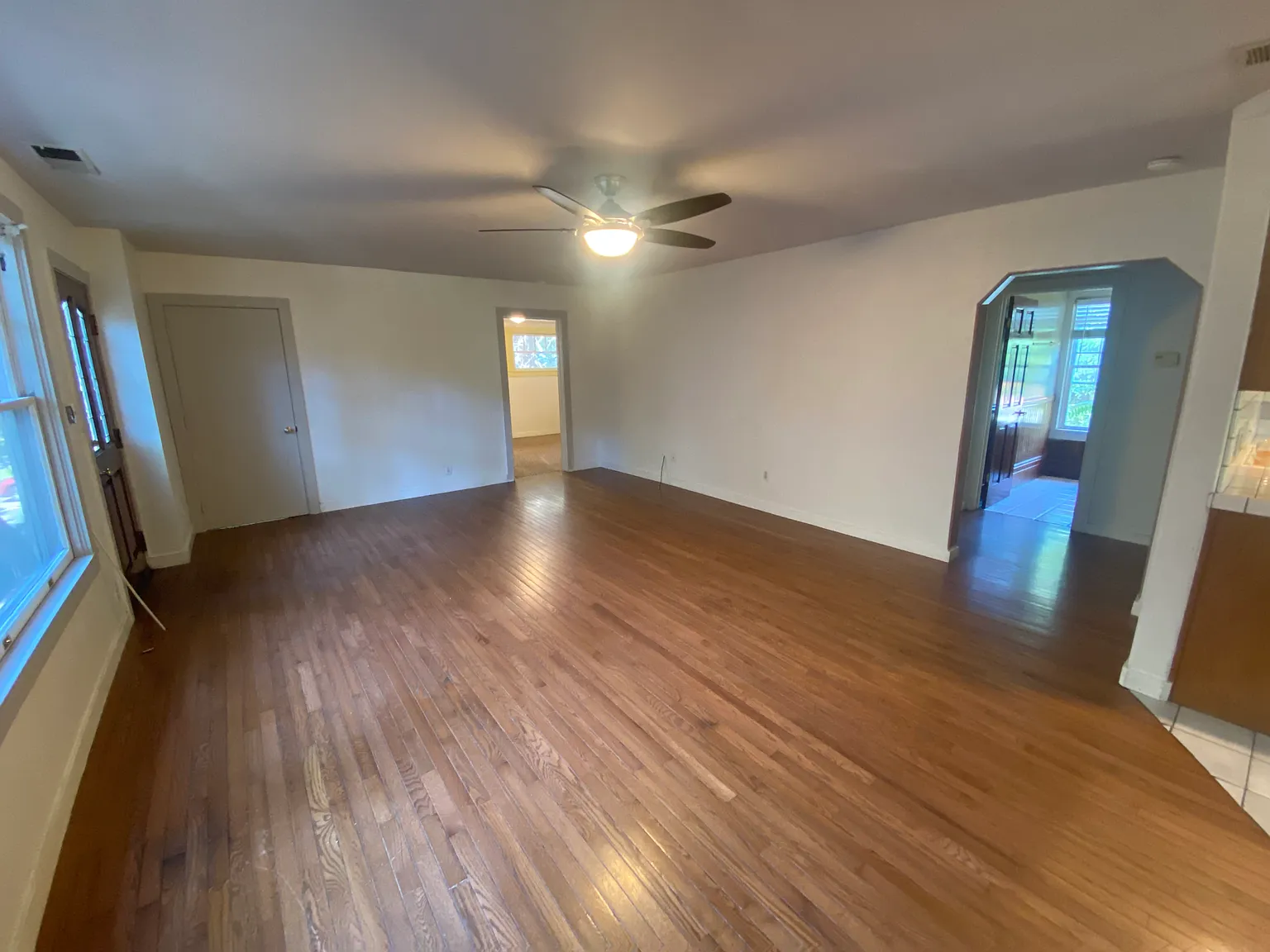 2 bed, 1100 sqft, $1,990 — Photo 4