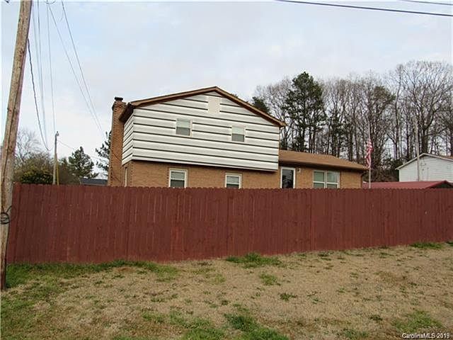 1st image of 4621 Balsam Ct