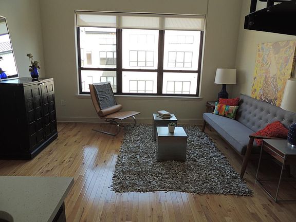 2nd image of 25 Senate Pl APT 404