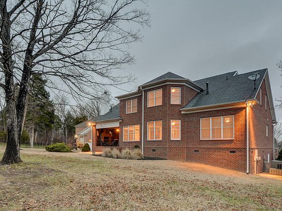 3rd image of 1305 Bull Run Ct