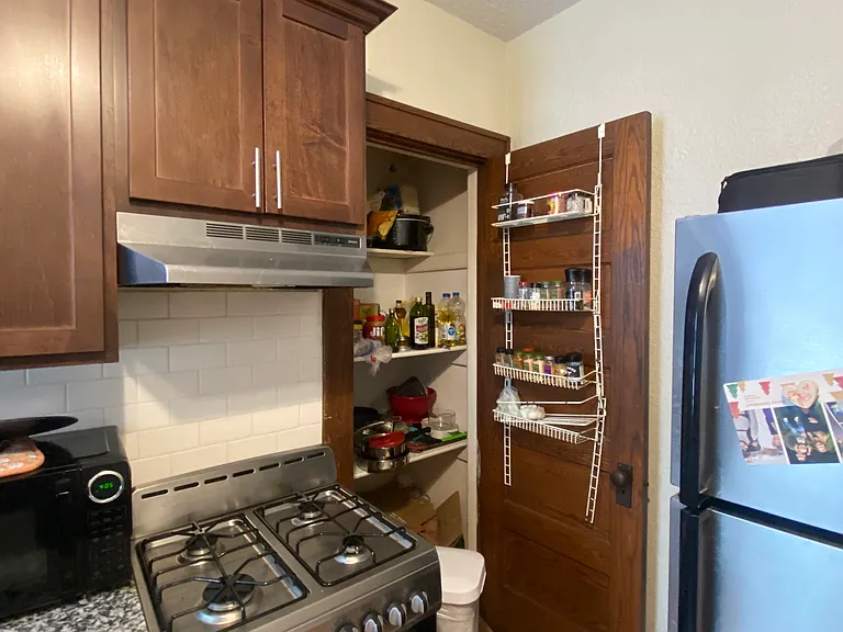 169 Victoria St N #1 — Photo 8