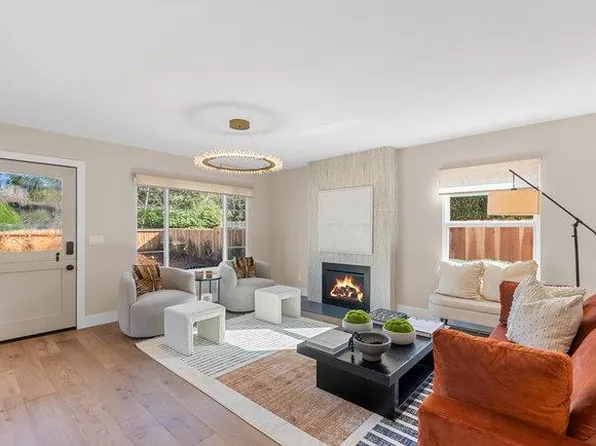 524 Crocker Ave, Pacific Grove, CA 93950