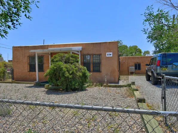 224 Montano Rd NW, Albuquerque, NM 87107