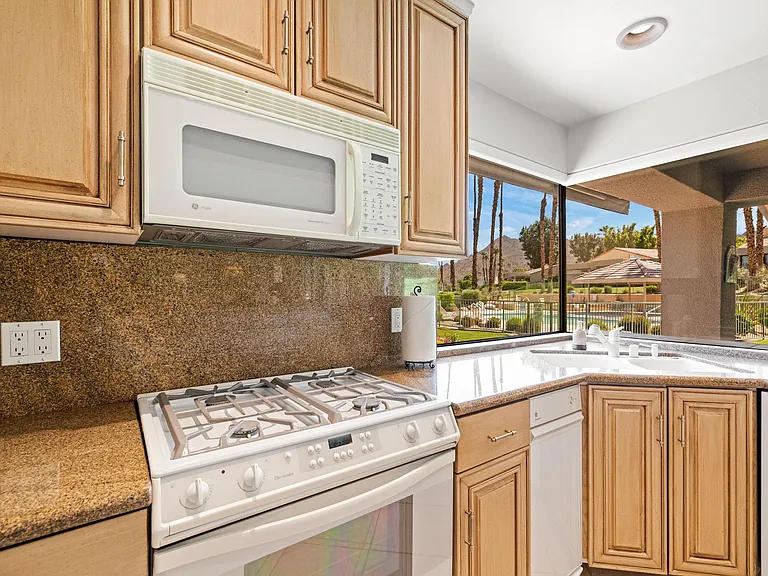 73159 Silverleaf Ct — Photo 16