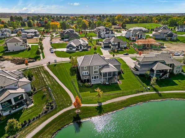 10602 W 173rd Ter, Overland Park, KS 66221