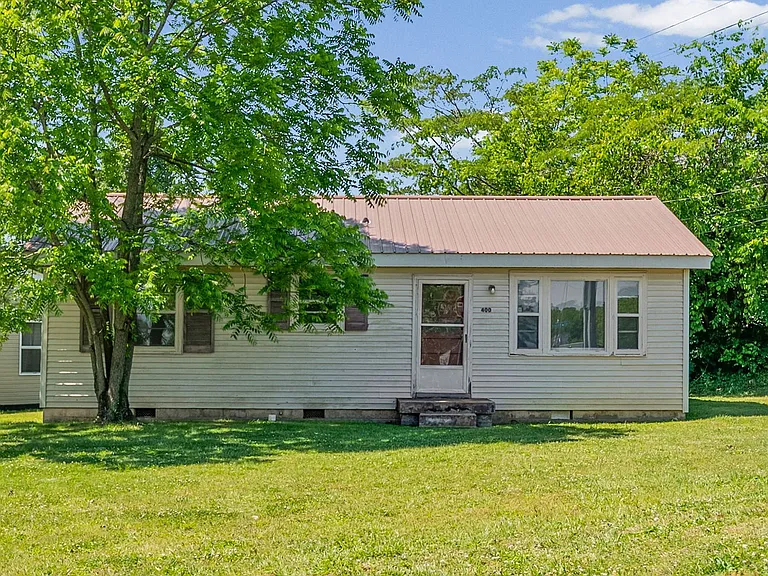 400 Highland Cir — Photo 1