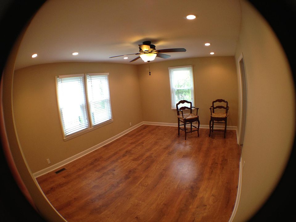 1st image of 314 E Oak Hill Ave