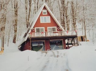 W9960 View Ridge Ln, New London, WI 54961