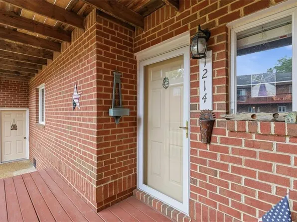 1214 Foursome Ln, Virginia Beach, VA 23455