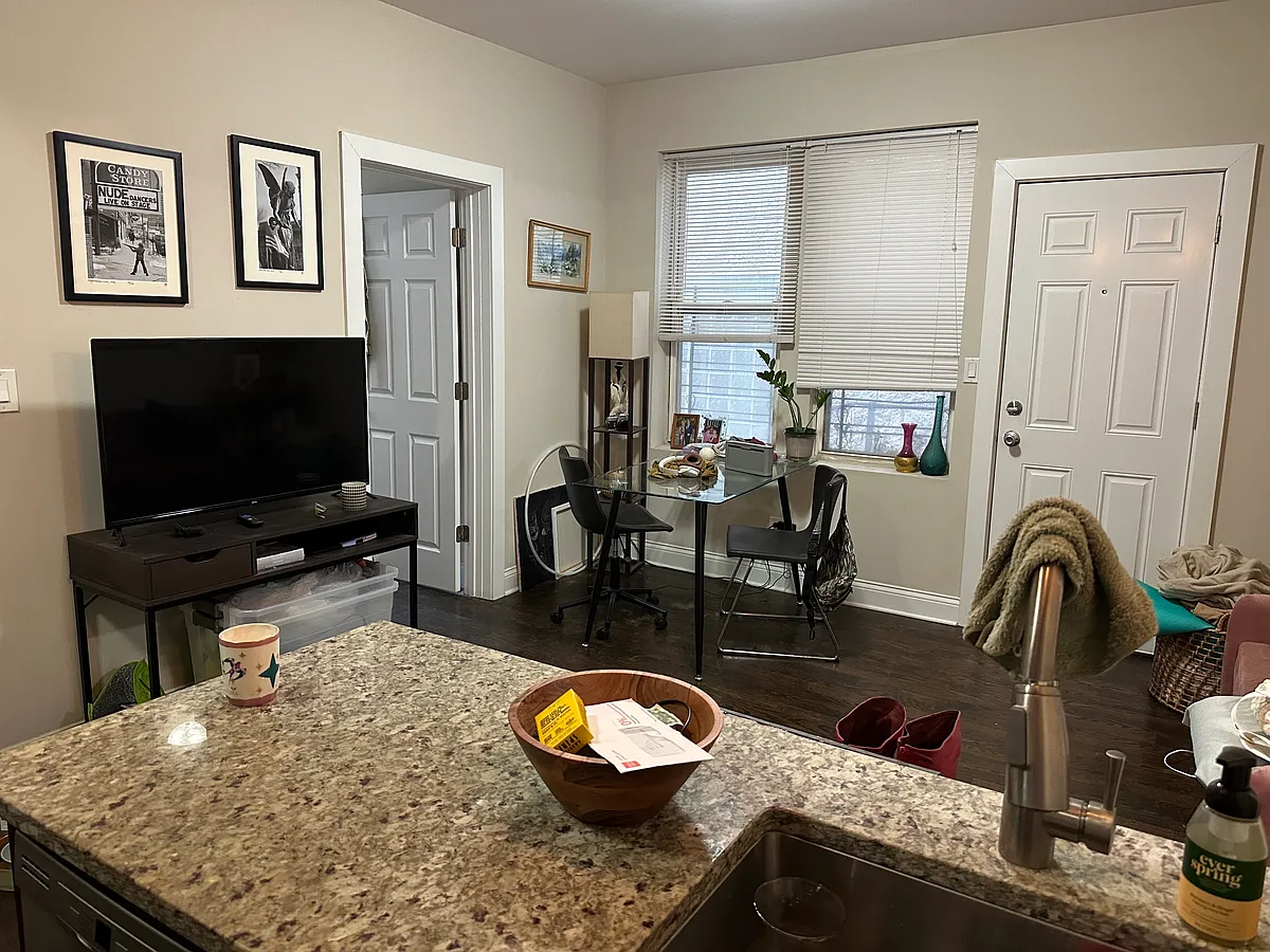 Building Photo - 2655 W Haddon Ave #2R