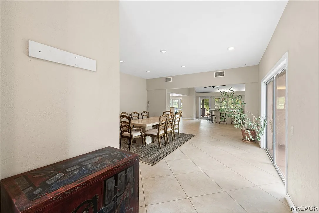 3 bed, 3.0 bath, $4,200 — Photo 3