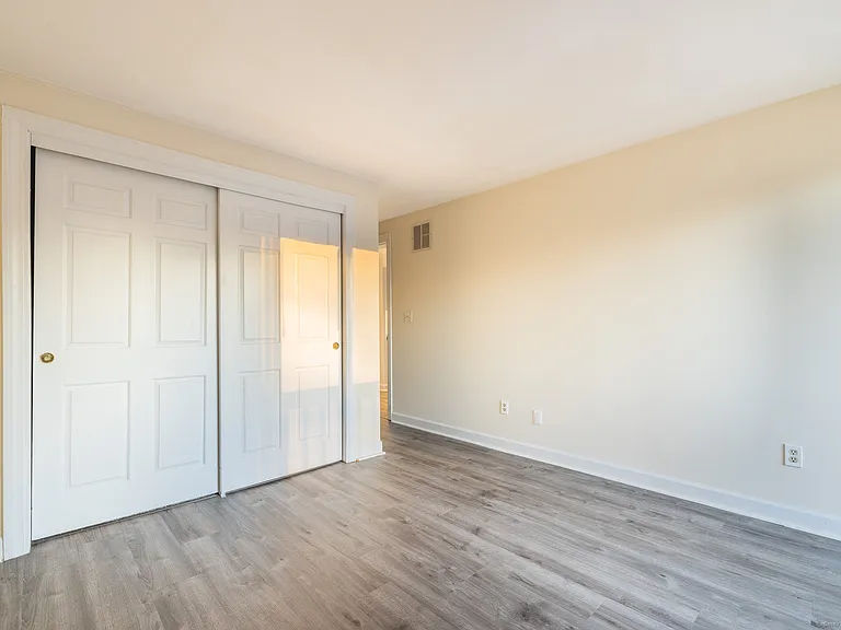 980 Lindley St #304F — Photo 11