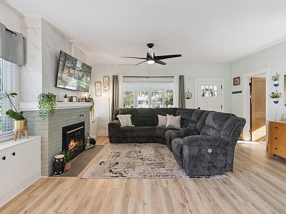 5th image of 1108 Hawthorne Ave