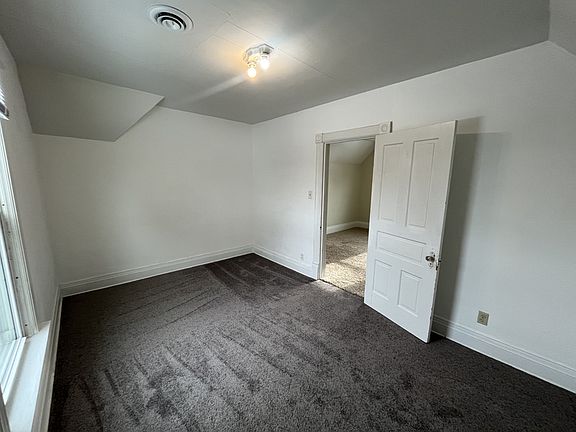 5th image of 722 S 22nd St