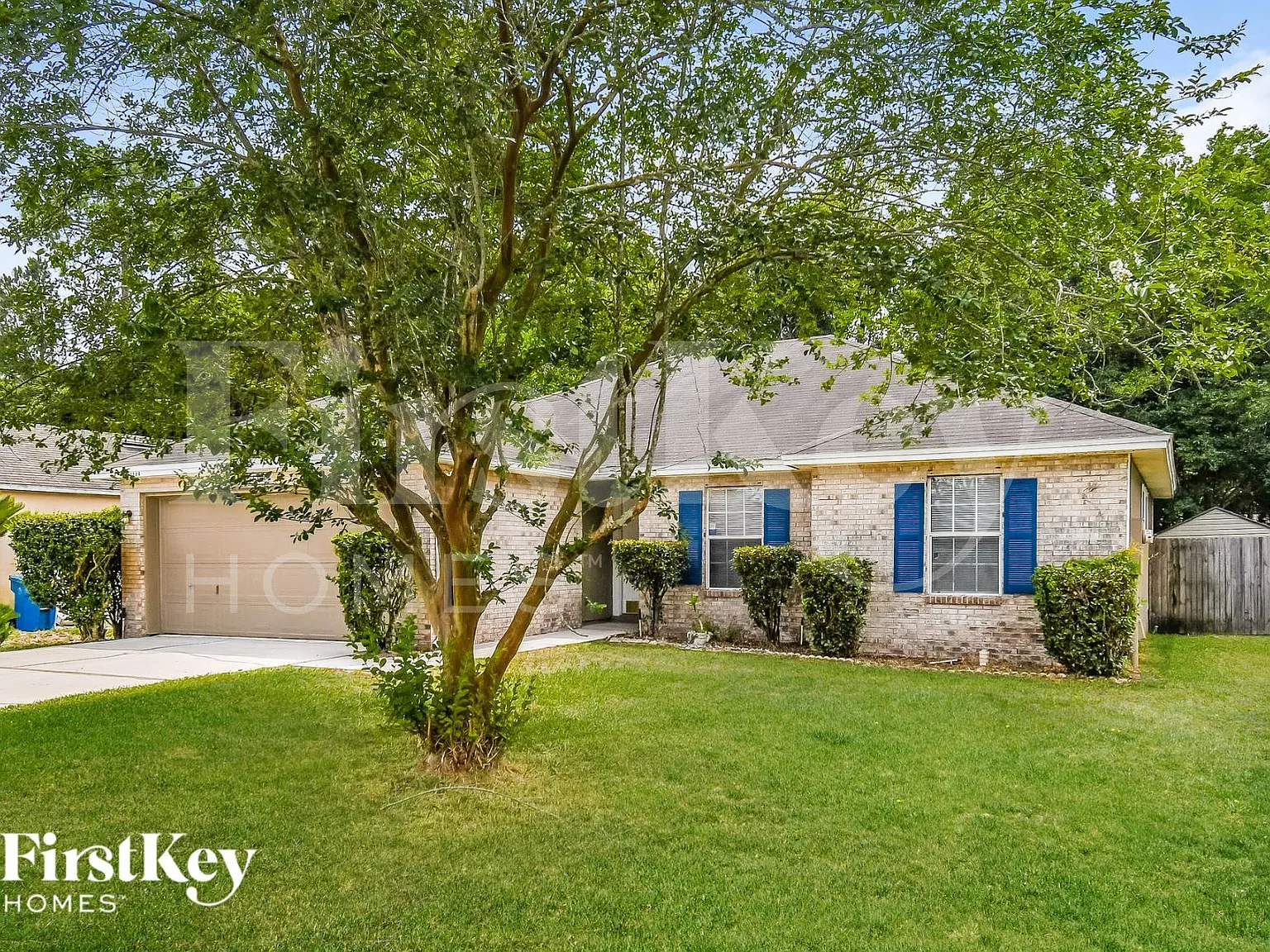 3 bed, 2.0 bath, 1480 sqft, $2,400 — Photo 2