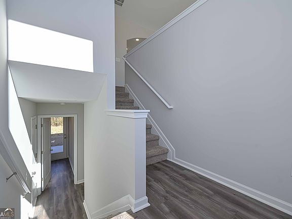 5th image of 491 Charleston Pl