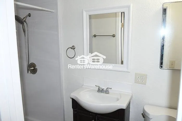 210 N Casa Grande Ave — Photo 6