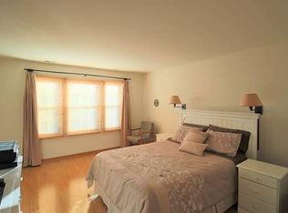 2364 Reflections Dr, Aurora, IL 60502