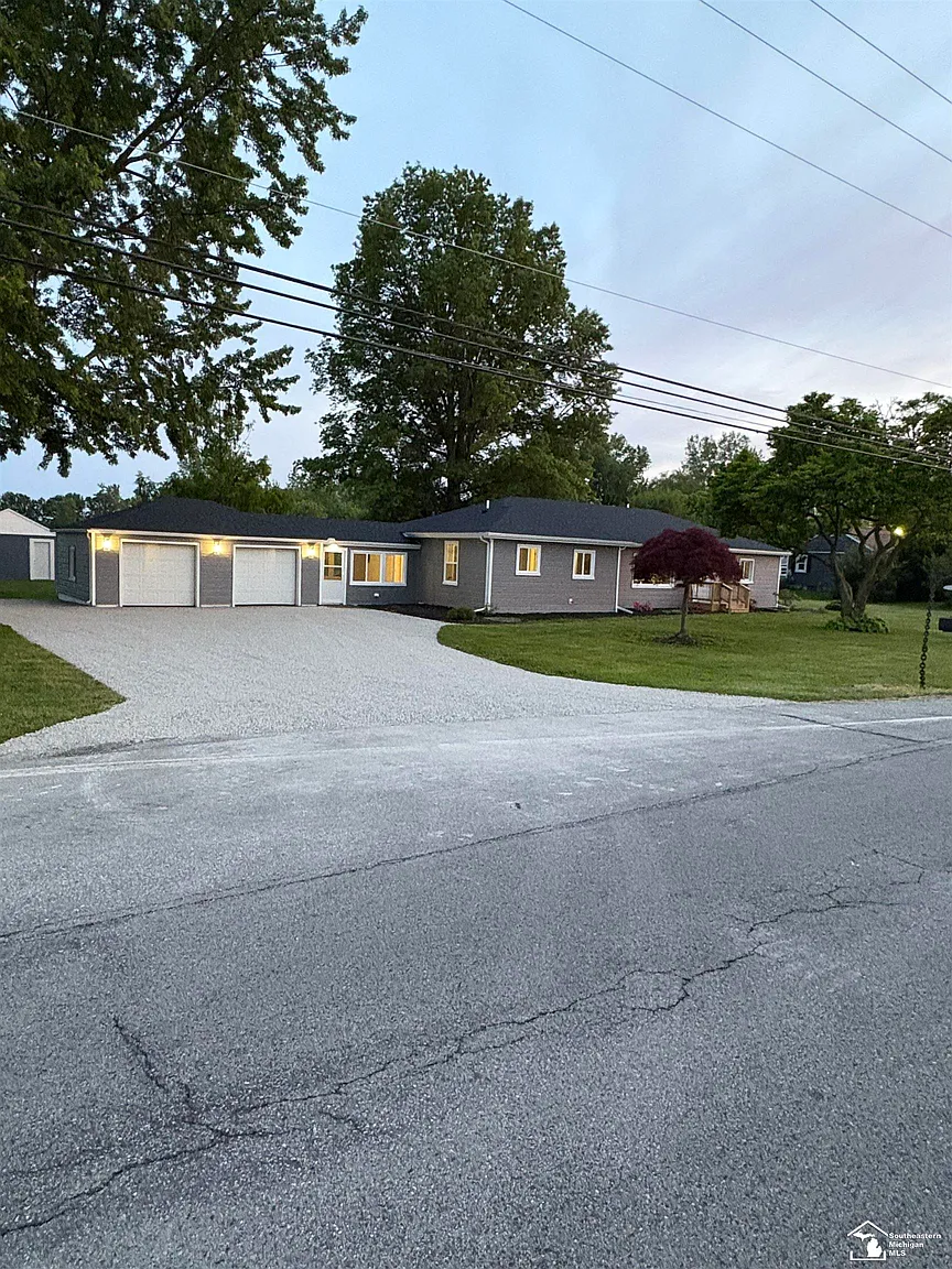 163 E Sterns Rd photo 1