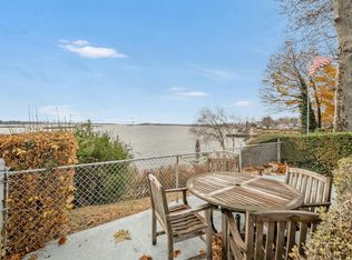 26 Indian Trl #26, Bronx, NY 10465
