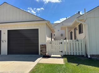 9840 Cambridge Ct #4, South Lyon, MI 48178