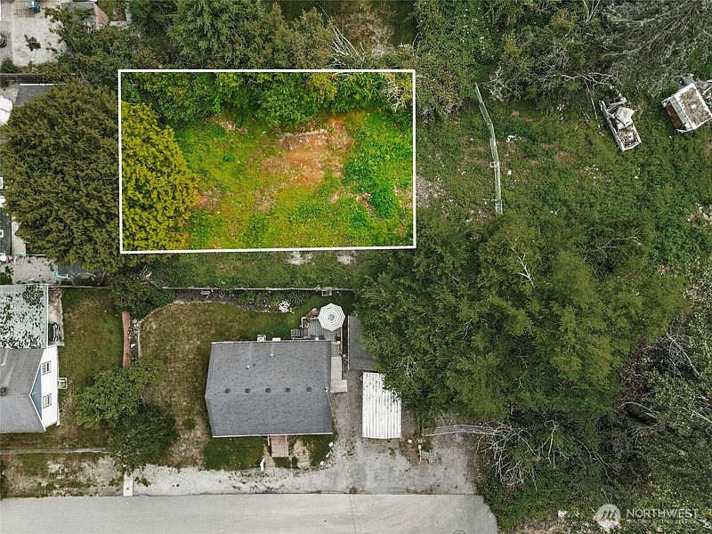 2nd image of 523 Park Street