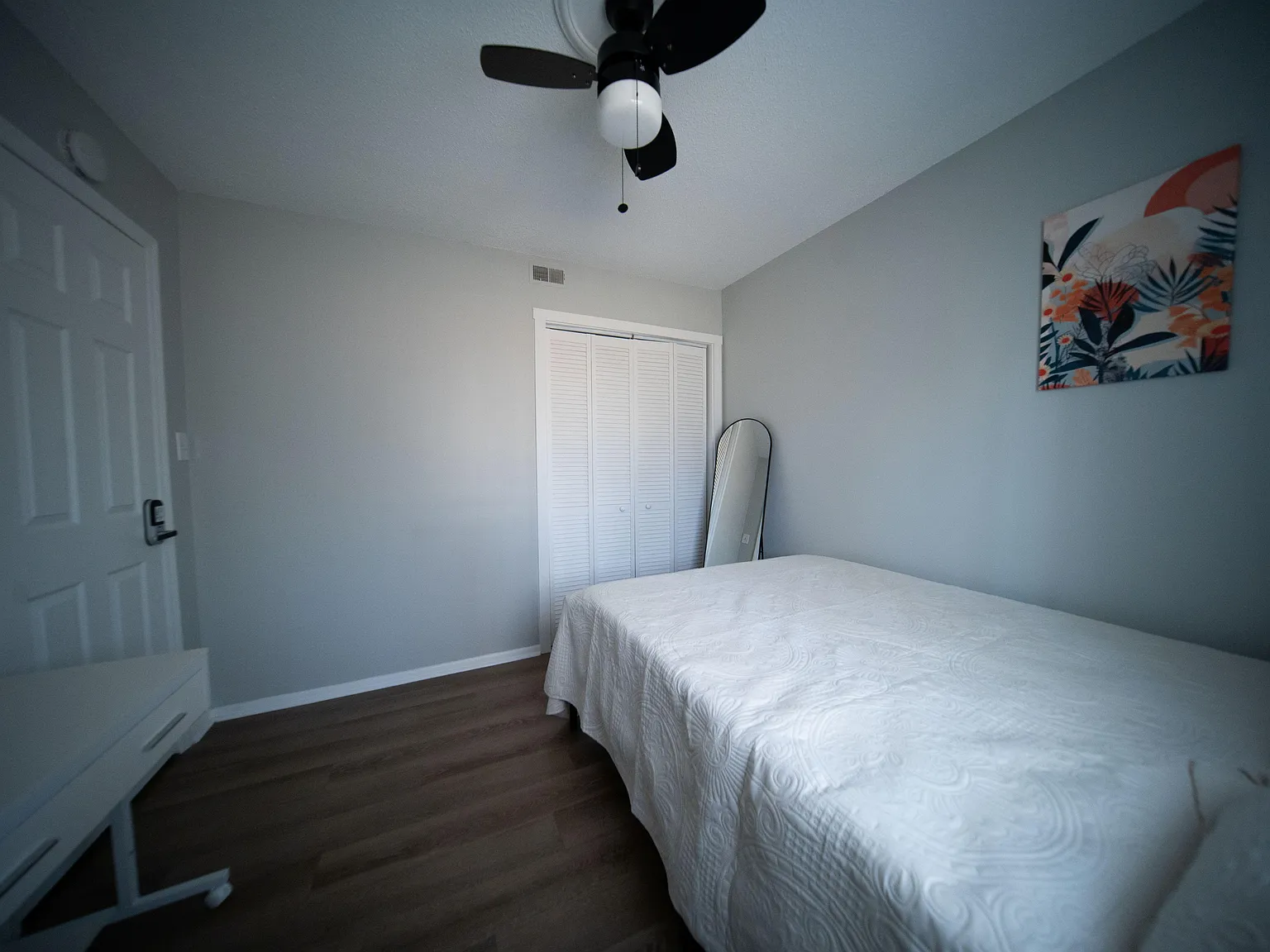 4 bed, 3.0 bath, 2240 sqft, $1,018 — Photo 2