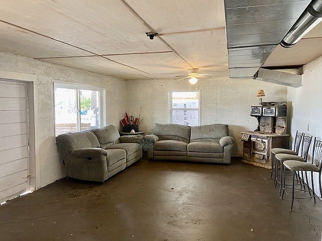 2nd image of 40473 Sunset Dr