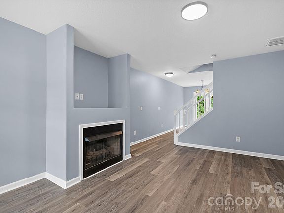 2nd image of 120 Alpine Ridge Dr