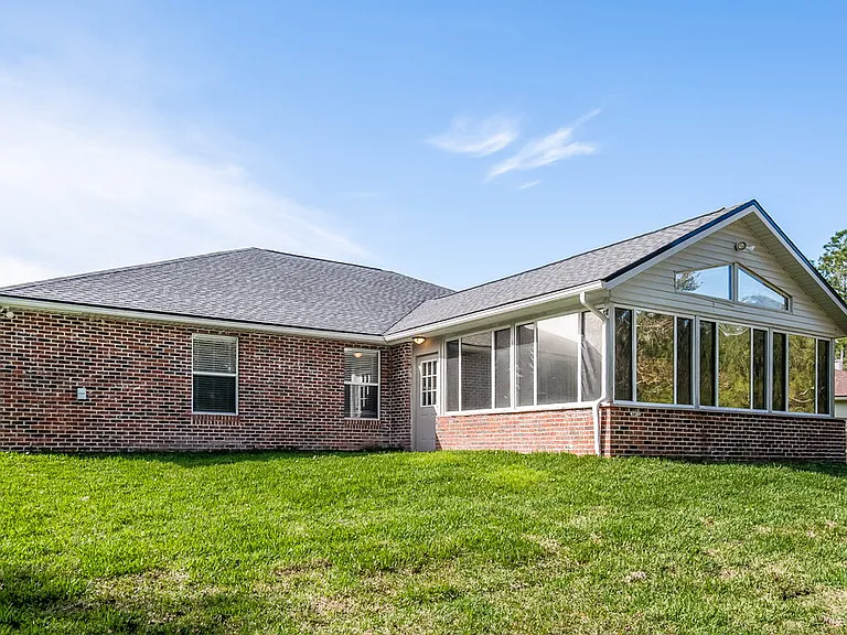 299 Thornbrook Ct — Photo 14