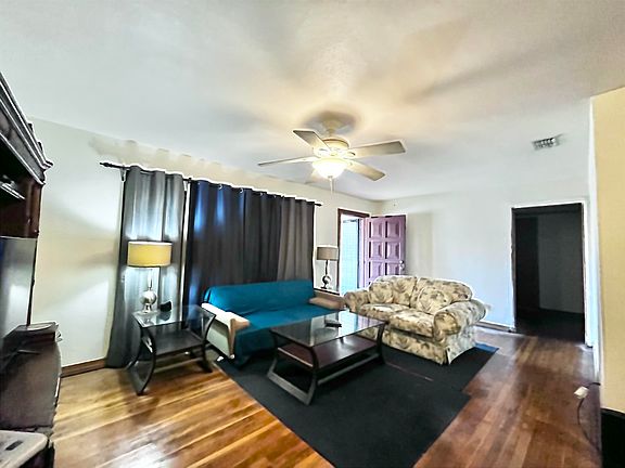 5th image of 2206 Gillis St
