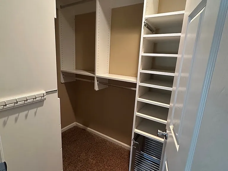 2208 White Oak Dr — Photo 11
