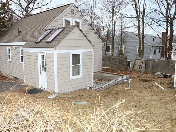 2nd image of 28 Prospect St #28
