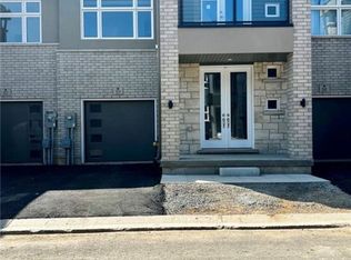 5672 Dorchester Rd #51, Niagara Falls, ON L2G 5S3