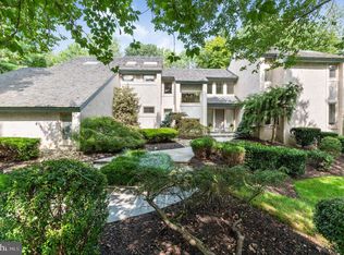 260 Ravenscliff Rd, Saint Davids, PA 19087