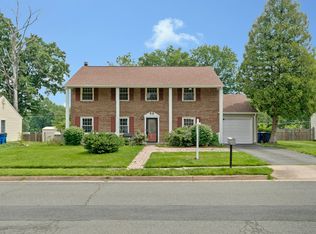 1107 Treeside Ln, Herndon, VA 20170