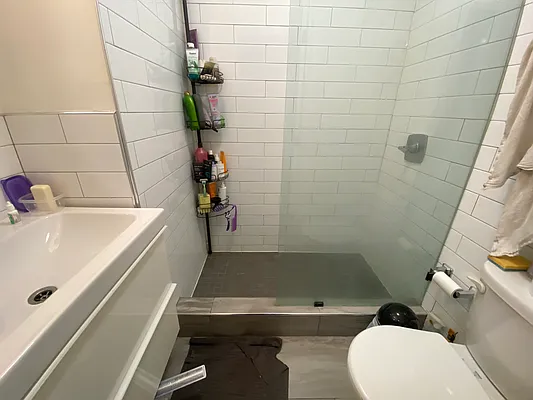 Rented by Capri Jet Realty Corp | media 37