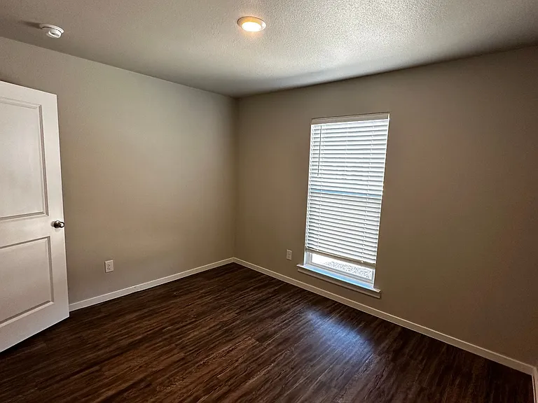 3419 Tiffin Ave — Photo 10