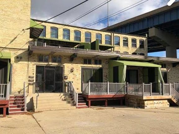 Gated Lot & Secure Lobby