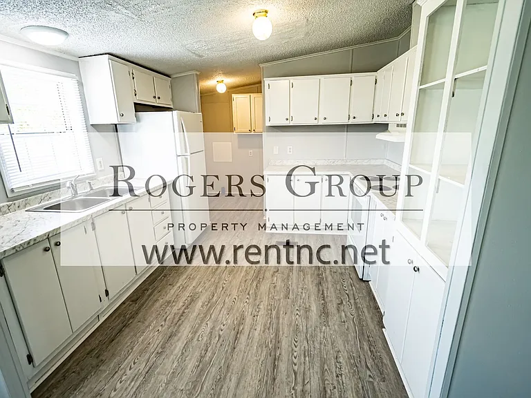 689 Blue Wing Rd — Photo 2