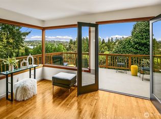 718 N 59th St, Seattle, WA 98103