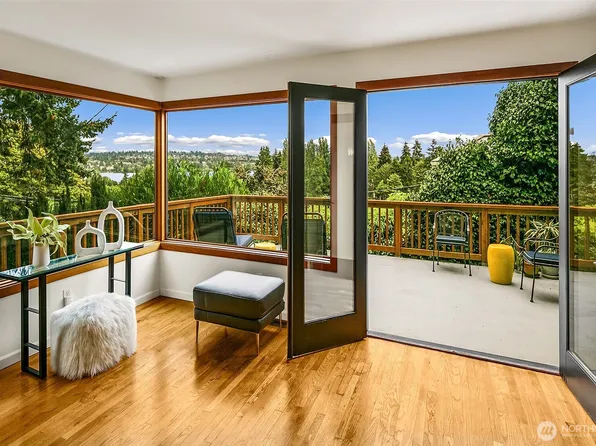 718 N 59TH Street, Seattle, WA 98103