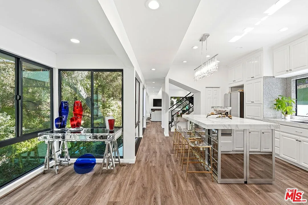 4 bed, 3.5 bath, 3019 sqft, $14,000 — Photo 4