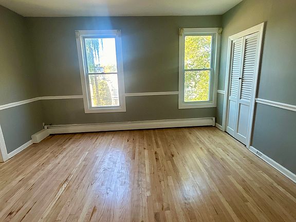 2nd image of 522 Forest St Floor 2