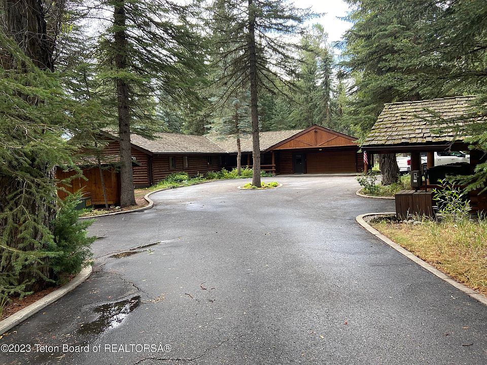 1st image of 300 Avalanche Canyon Dr