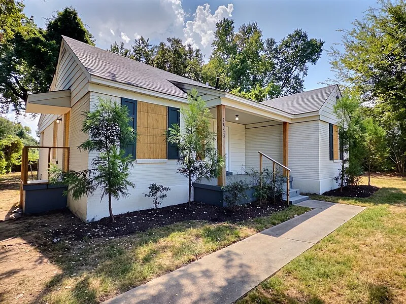 3 bed, 1.0 bath, 1304 sqft, $1,175 — Photo 3