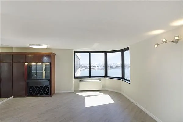 Rented by Weichert Manhattan Midtown | media 13