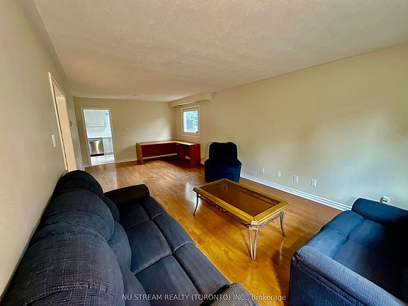 4th image of 45 Emmeloord Cres